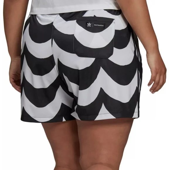adidas originals X Marimekko Primegreen Sustainable Athletic Shorts Plus Size 2X - Picture 16 of 16